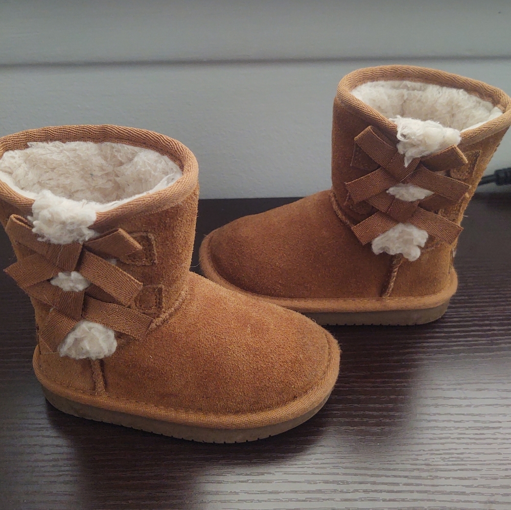 Ugg boots (toddler)